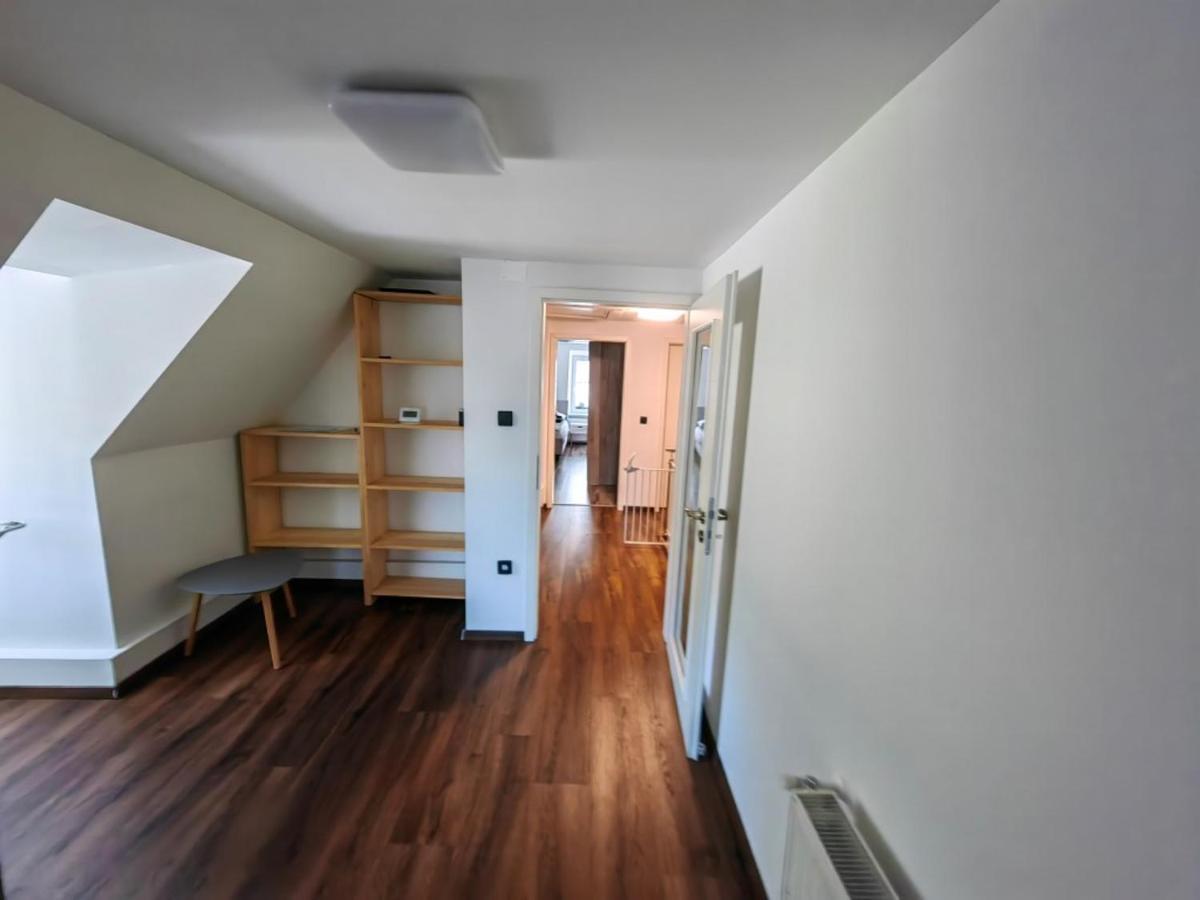 Sana Apartment Постойна Екстериор снимка