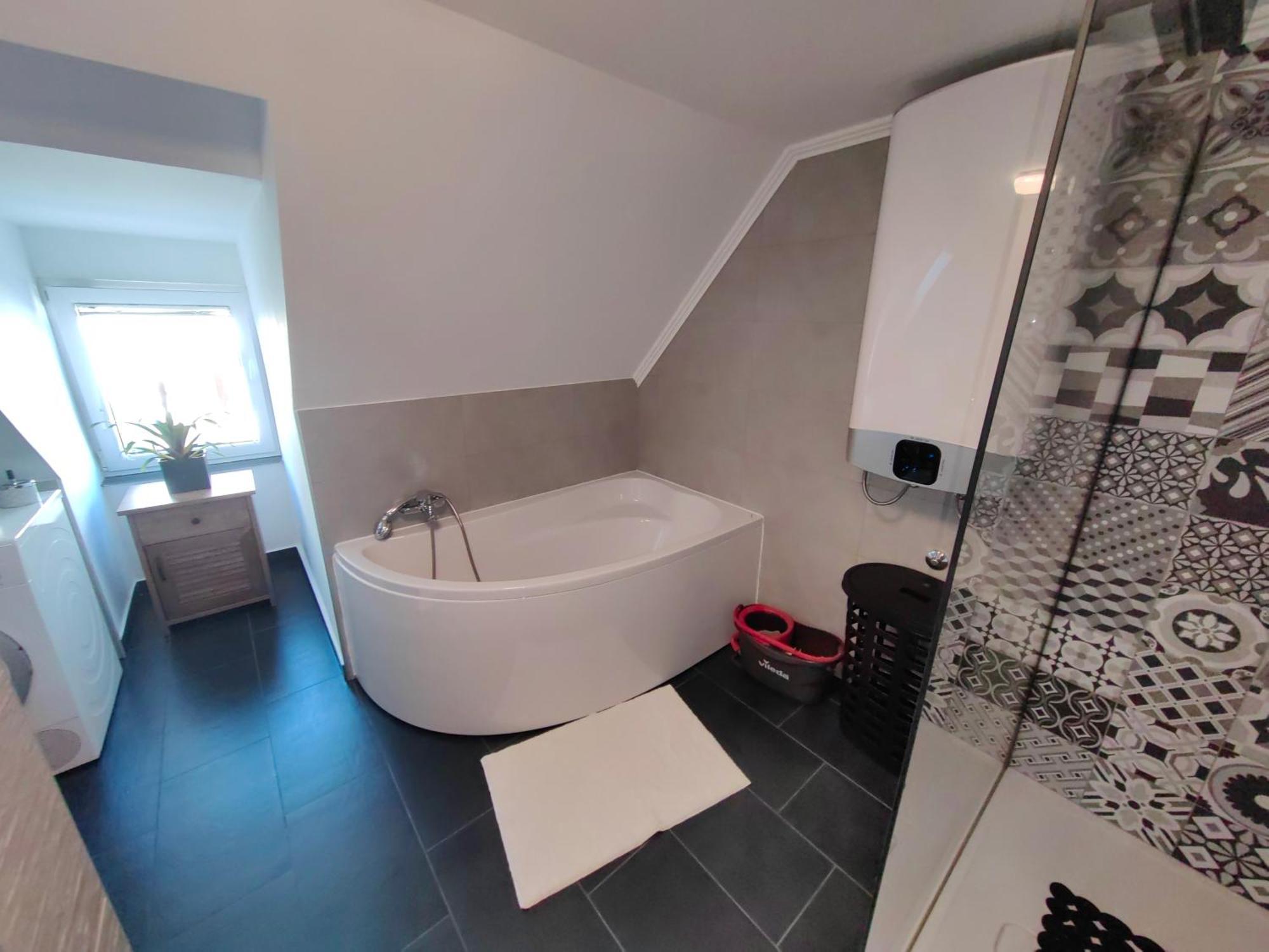 Sana Apartment Постойна Екстериор снимка